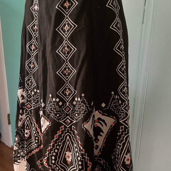 New listing ***** Indiian style fit and flare skirt large - Picture 8 of 9